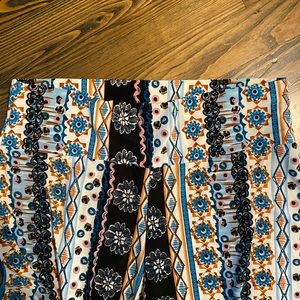 Shosho Free flowing polyester/spandex pants